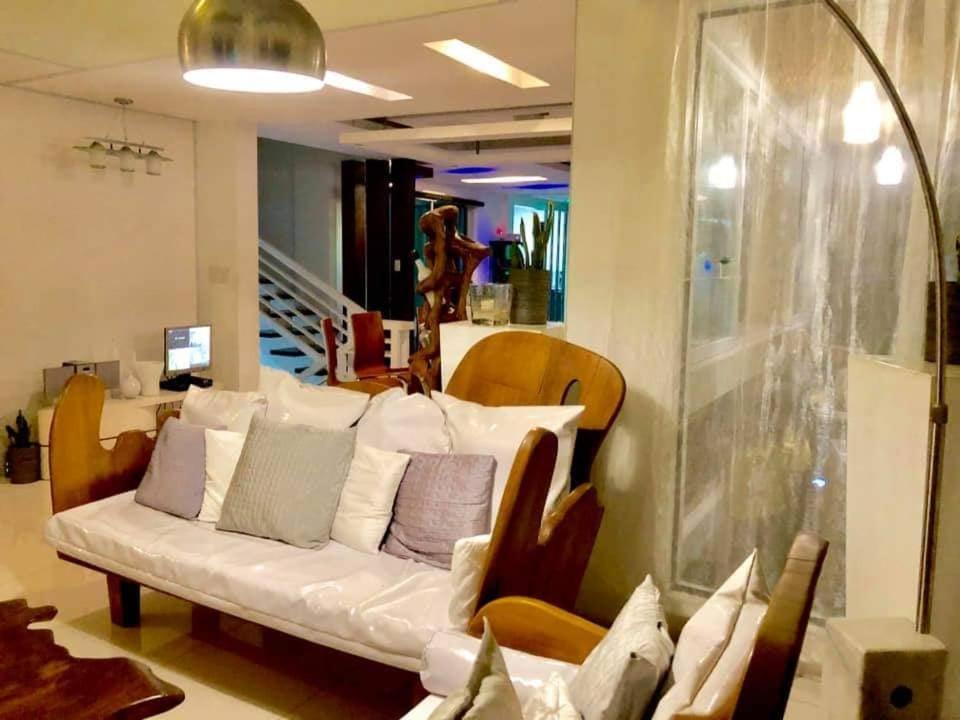 אנטיפולו Date & Dine Resort מראה חיצוני תמונה